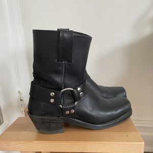 Frye Harness 8R - Like New!